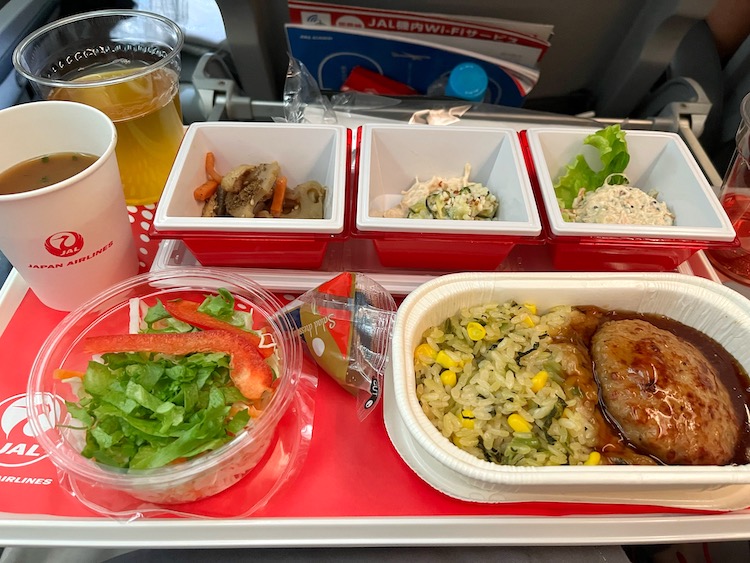 ホーチミン旅行の機内食